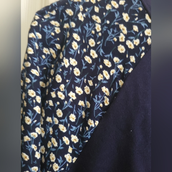 New/SHEIN Curve/Blue Blouse/Long sleeves/Print sleeves/ 4XL - Picture 3 of 5